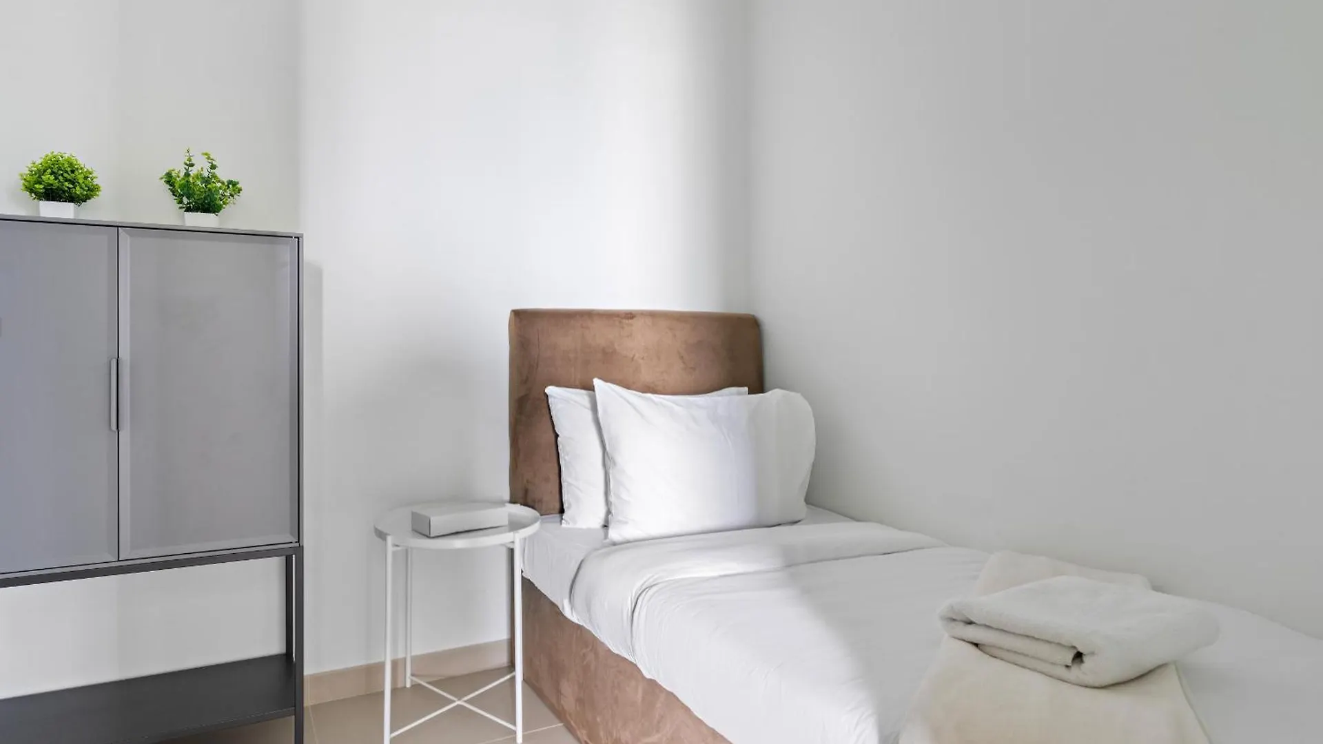Apartment Classy And Sophisticated 3Br Plus 1 Gr In Downtown With Burjkhalifa View Dubai