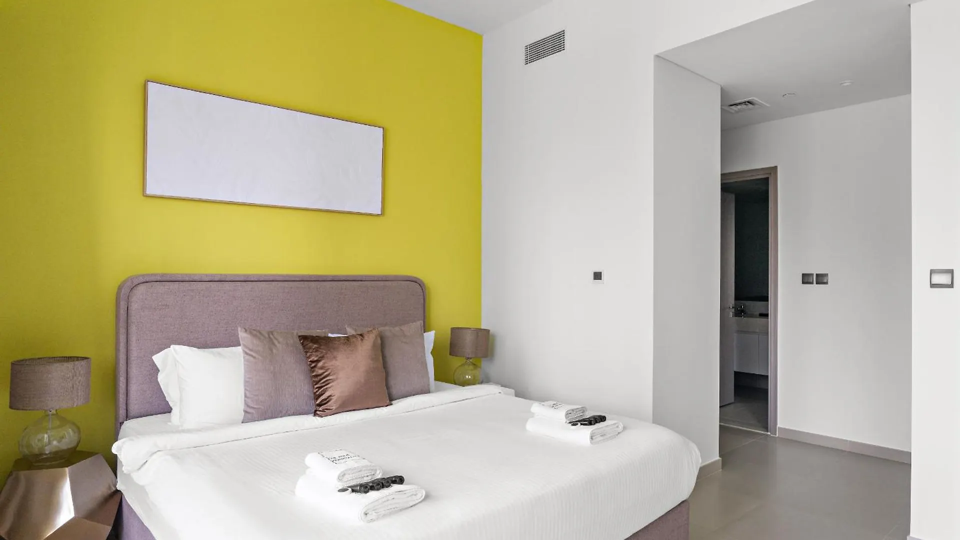 Classy And Sophisticated 3Br Plus 1 Gr In Downtown With Burjkhalifa View Dubai